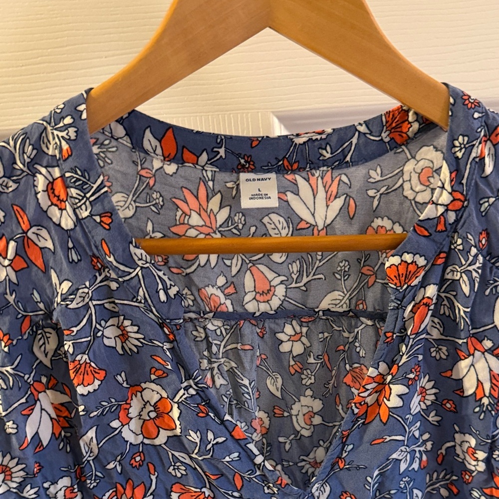 Old Navy Blue Floral Blouse - Picture 2 of 8